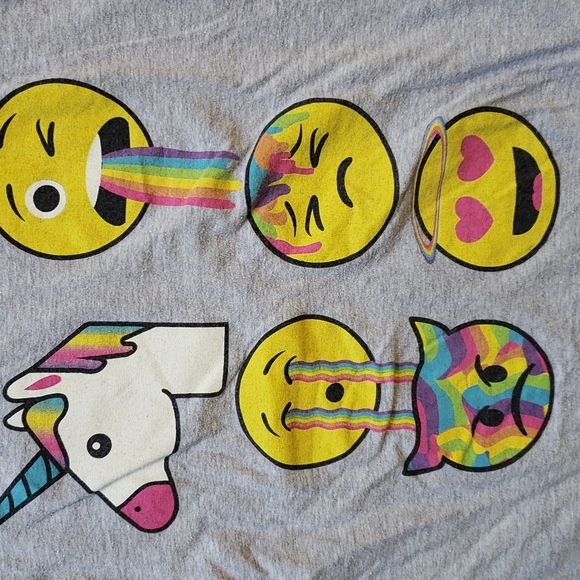 Gildan emoji short sleeve tee Size Medium - Picture 2 of 4
